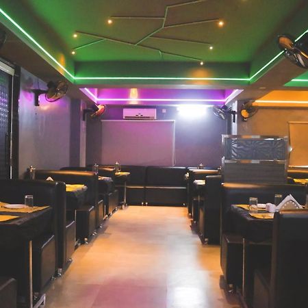 Iroomz Dwaraka Residency ベッラーリ エクステリア 写真
