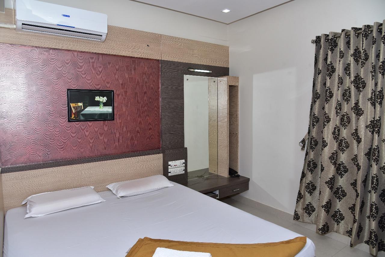 Iroomz Dwaraka Residency ベッラーリ エクステリア 写真