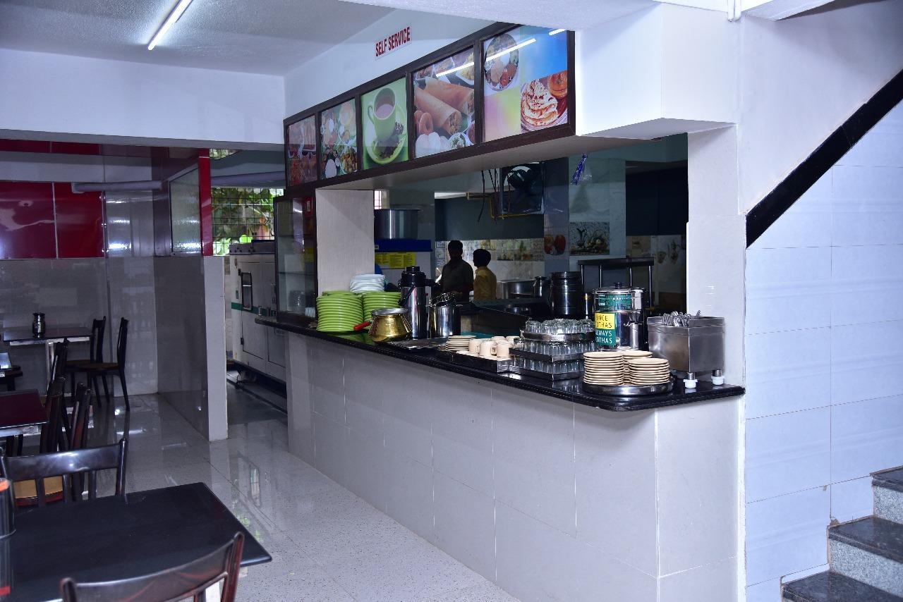 Iroomz Dwaraka Residency ベッラーリ エクステリア 写真