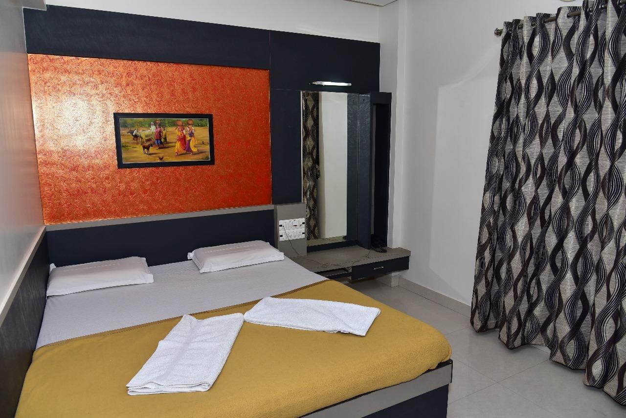 Iroomz Dwaraka Residency ベッラーリ エクステリア 写真