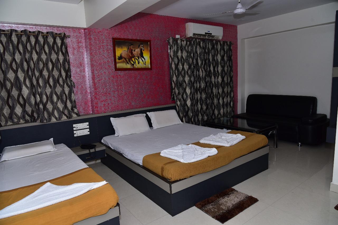Iroomz Dwaraka Residency ベッラーリ エクステリア 写真
